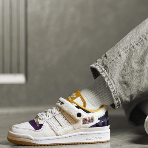 کتونی آدیداس فوروم مدل Adidas Forum 84 Girls Are Awesome