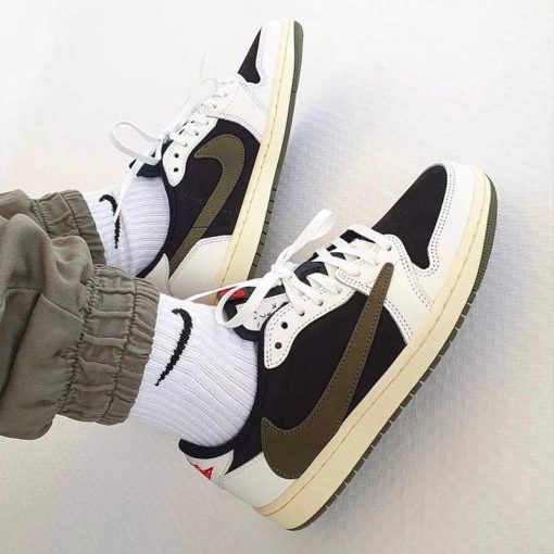 کفش نایک ایرجردن 1 تراویس اسکات زیتونی ساق کوتاه Nike Travis Scott Air Jordan 1 Low OG Olive