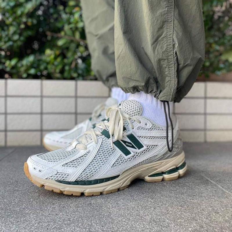 کتونی رانینگ نیوبالانس 1906R سفید سبز New Balance 1906R White Green