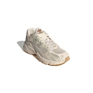 کفش پیاده روی آدیداس استیر کرم بژ قهوه ای Adidas Astir Beige