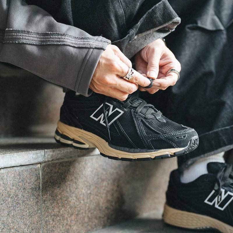 کتونی رانینگ نیوبالانس 1906R مشکی New Balance 1906R Black Taos Taupe