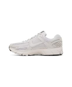 کتونی رانینگ نایک وومرو 5 سفید Nike Air Zoom Vomero 5 Vast Grey