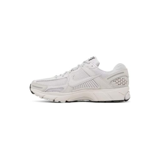 کتونی رانینگ نایک وومرو 5 سفید Nike Air Zoom Vomero 5 Vast Grey