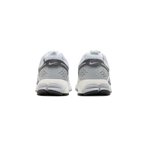 کتونی رانینگ نایک وومرو 5 طوسی خاکستری Nike Air Zoom Vomero 5 Wolf Grey