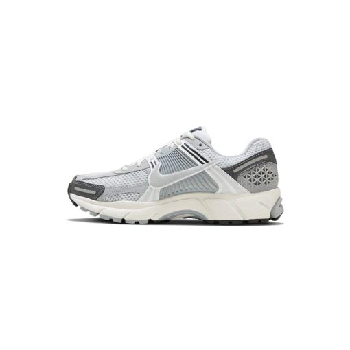 کتونی رانینگ نایک وومرو 5 طوسی خاکستری Nike Air Zoom Vomero 5 Wolf Grey