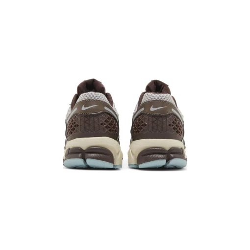 کتونی رانینگ نایک وومرو 5 قهوه ای آبی Nike Air Zoom Vomero 5 Earth Fossil