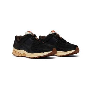 کتونی رانینگ نایک وومرو 5 مشکی کرم Nike Air Zoom Vomero 5 Black Sesame