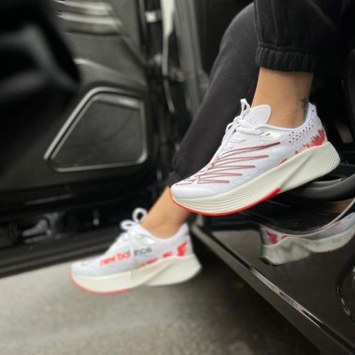 کتونی رانینگ نیوبالانس سفید قرمز New Balance Fuelcel Rc Elite White Red