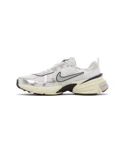 کتونی نایک راننیگ وی2کا کرم نقره ای Nike V2K Run Summit White