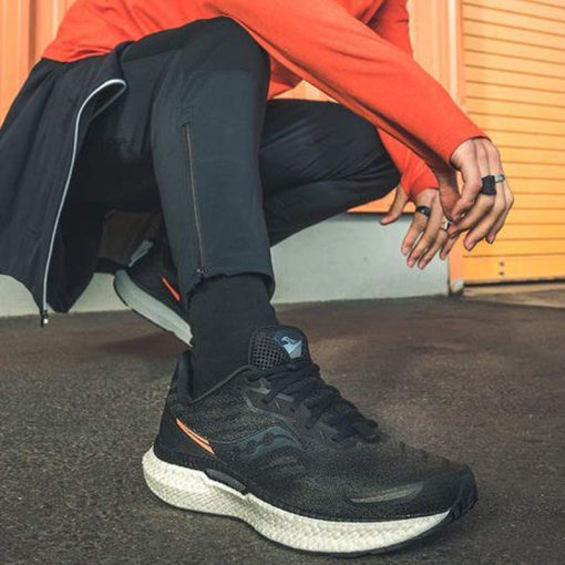 کتانی رانینگ ساکونی مشکی سفید Saucony Triumph 19 Black White