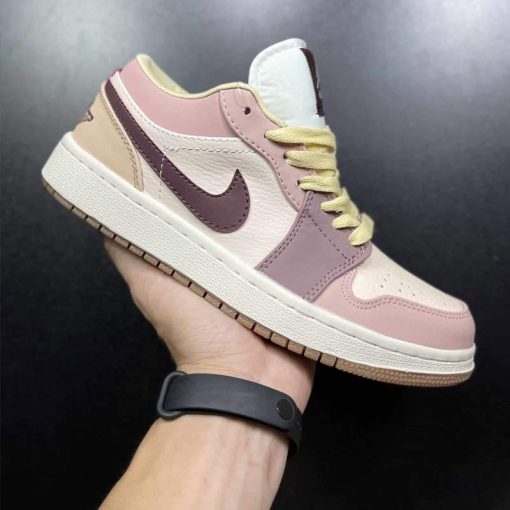 کفش نایک ایرجردن 1 ساق کوتاه صورتی زرشکی Nike Air Jordan 1 Low Dark Pony Smoky Mauve
