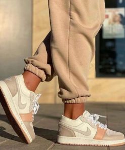 کفش نایک ایرجردن 1 ساق کوتاه میلان Nike Air Jordan 1 Low Milan