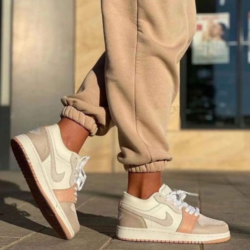 کفش نایک ایرجردن 1 ساق کوتاه میلان Nike Air Jordan 1 Low Milan