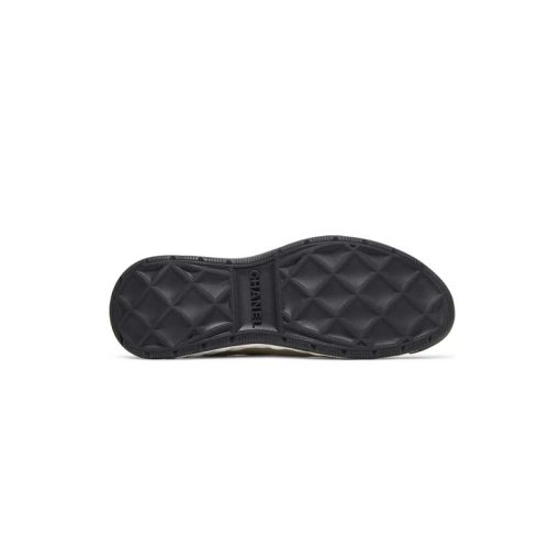 کفش لژدار شنل کرم مشکی Chanel Velvet Calfskin & Mixed Fibers Sneaker Ivory