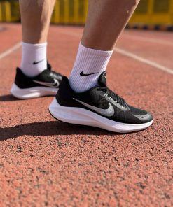 کتونی تنیس نایک وینفلو 8 مشکی سفید Nike Winflo 8 Black White