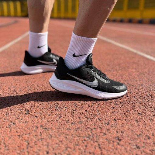 کتونی تنیس نایک وینفلو 8 مشکی سفید Nike Winflo 8 Black White