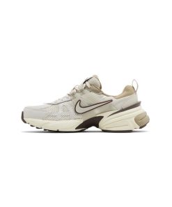 کتونی نایک راننیگ وی2کا کرم قهوه ای Nike V2K Run Light Orewood Brown