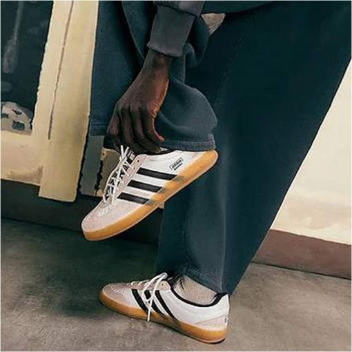 کتونى آدیداس گزل بدبانى ایندور سفید مشکی Adidas x Bad Bunny Gazelle Indoor White/Black/Gum