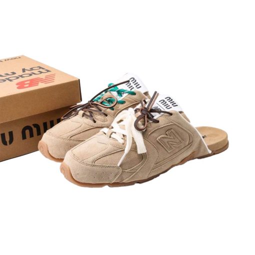 اسلیپر نیو بالانس میو میو ۵٣٠ بژ New Balance X Miu Miu 530 SL Mules Beige