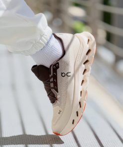 کفش پیاده روی آن رانینگ کلودتیلت کرم نارنجی On Running Cloudtilt Iron Dew