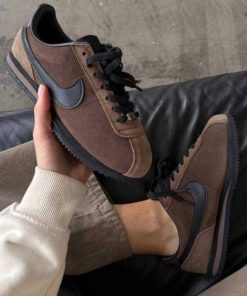 کتونی نایک کورتز قهوه ای Nike Cortez Velvet Brown