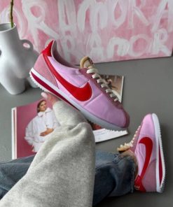 کتونی نایک کورتز صورتی قرمز Nike Cortez Textile Medium Soft Pink